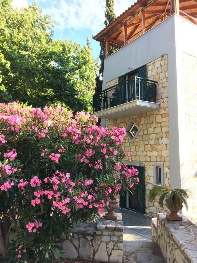 Steinturm Mit Dach-Terrasse Zwischen Fluss, Meer Und Gebirge- Spiti Pirgos Paralia Sergoulas المظهر الخارجي الصورة